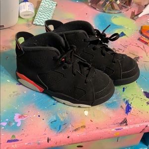 Gently used black and Red Jordan’s